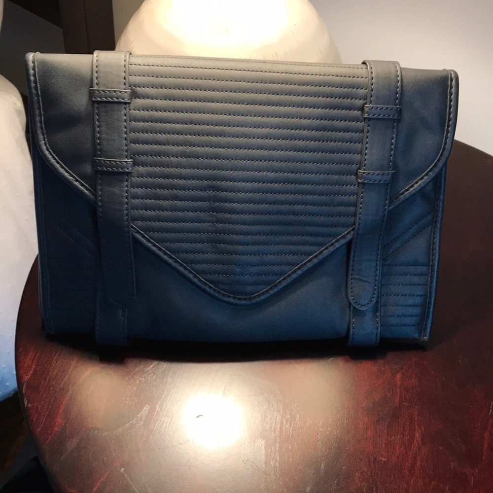 Clutch handbag